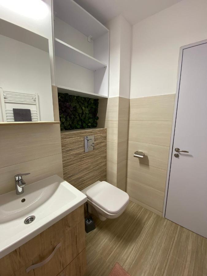 Grove Apartment Buzău Eksteriør billede