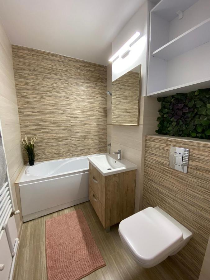 Grove Apartment Buzău Eksteriør billede
