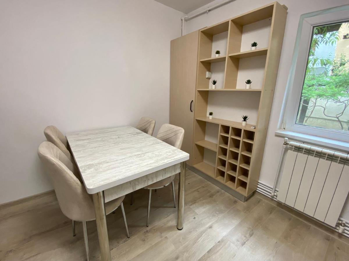 Grove Apartment Buzău Eksteriør billede